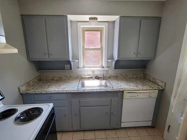 Foto del edificio - 3 Bedroom Home in Mt. Lebanon!