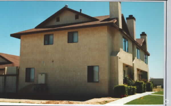 Primary Photo - 16086 Yates Rd
