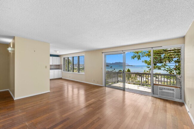 Building Photo - Pet Friendly Kaneohe House with Breathtaki...
