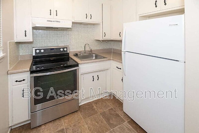 Building Photo - 1928 Ethan Way