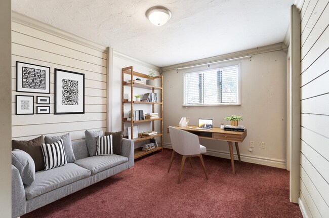 Photo - Spacious Duplex in the Heart of South Side... Apartment