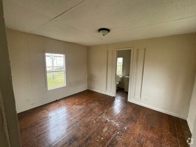Building Photo - 112 Kaye St