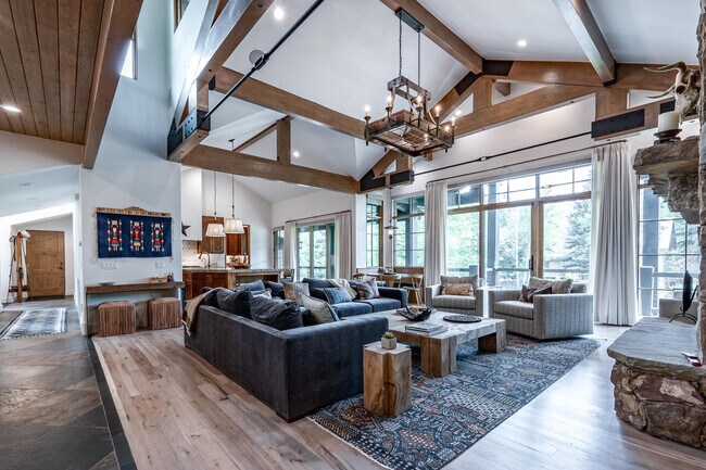 Building Photo - 2665 Daystar Cir