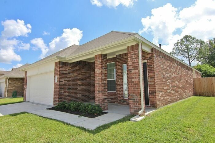 Building Photo - 701 Fallow Ln