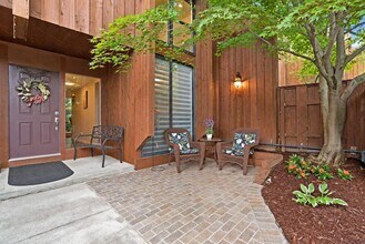 Building Photo - 4997 Chuckleberry Ln