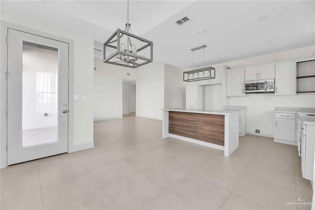 Foto del edificio - 1202 S Linda St