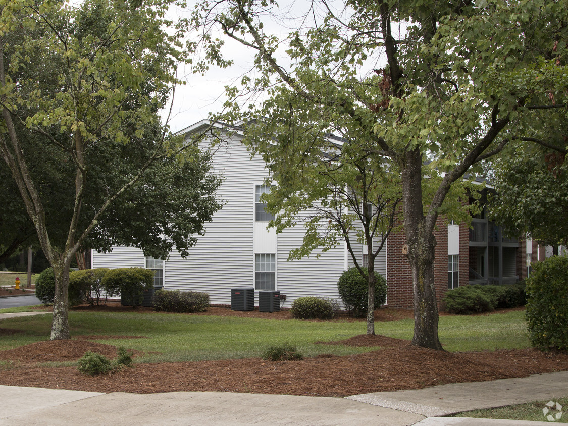 Foto del edificio - Raintree Apartments