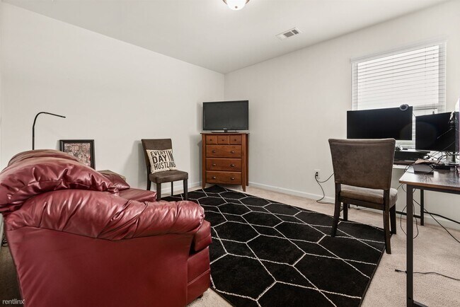 Foto del edificio - 3 br, 2.5 bath House - 839 Regal Lane