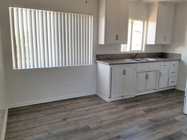 Building Photo - 7240 Bright Ave