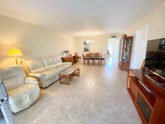 Foto del edificio - 14527 Bonaire Blvd