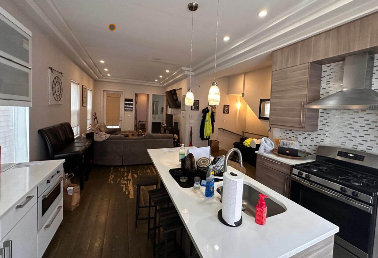 Foto principal - 24 Washburn St
