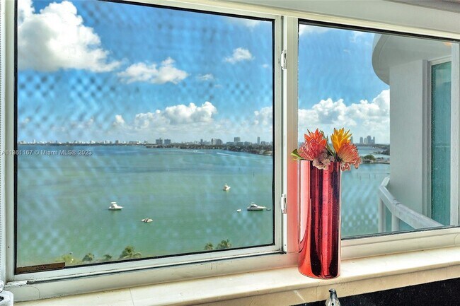 Foto del edificio - 1800 N Bayshore Dr