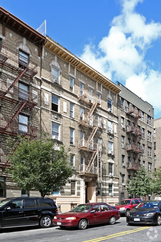Building Photo - 608 W 204th St