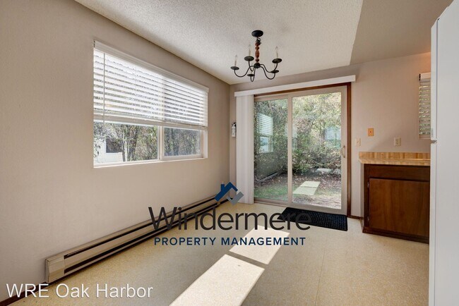Foto del edificio - 2 br, 1 bath House - 2285 Madrona Way