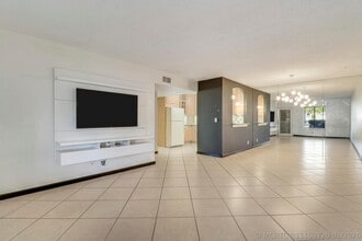 Building Photo - 6370 Chasewood Dr