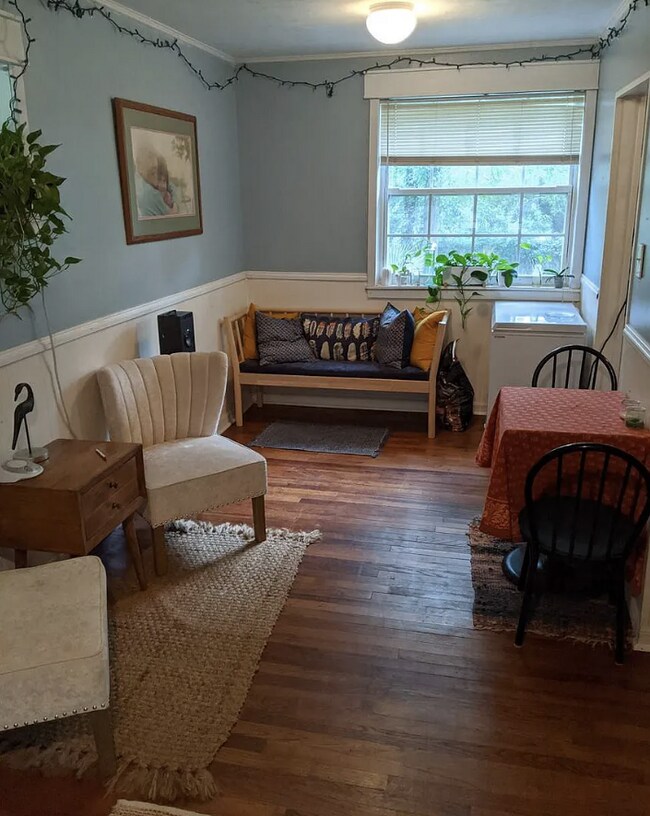 Sala de estar - 1701 Pepper Dr