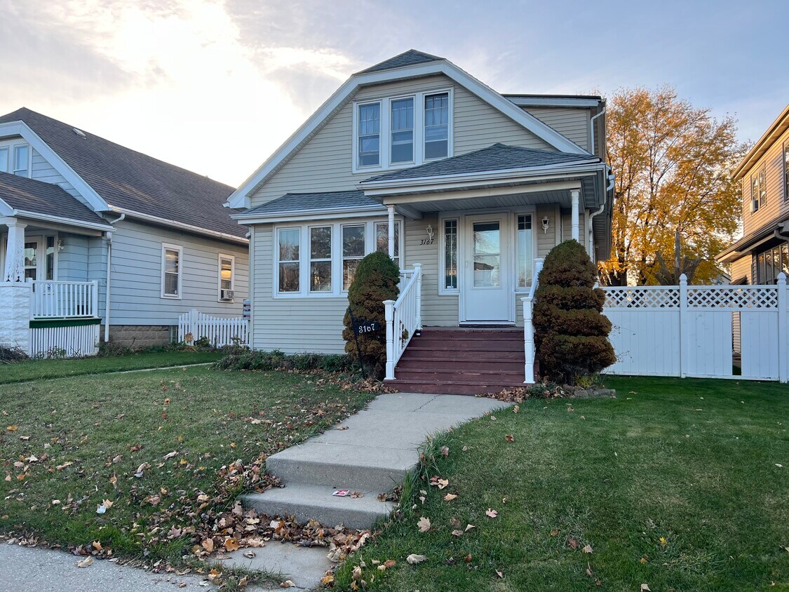 Primary Photo - 3167 S 9th Pl