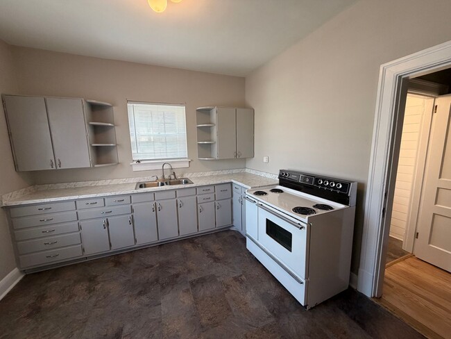 Photo - 432 E Lytle St Apartment