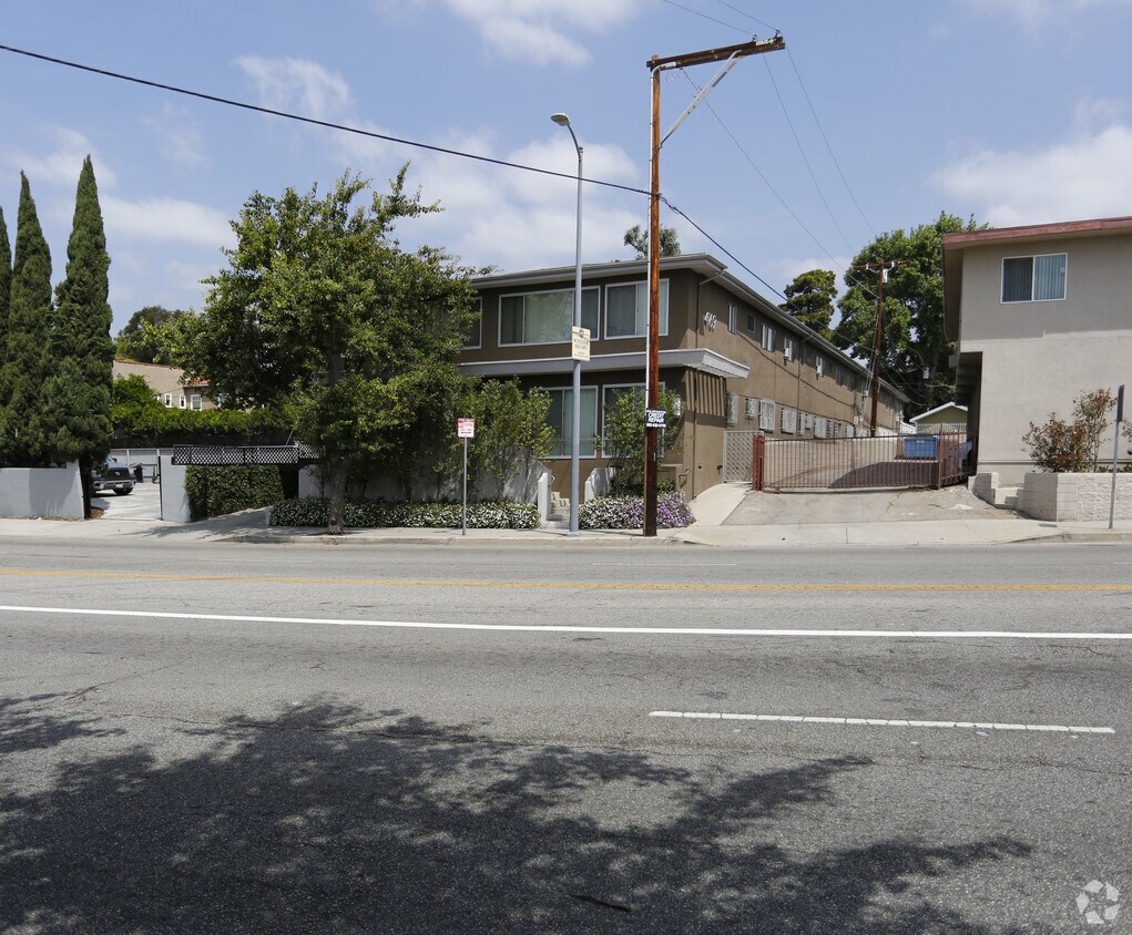 Primary Photo - 4169 W 6th St