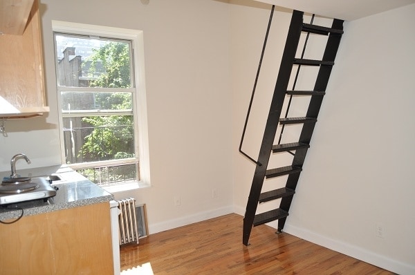 Interior Photo - 310 West Cozy