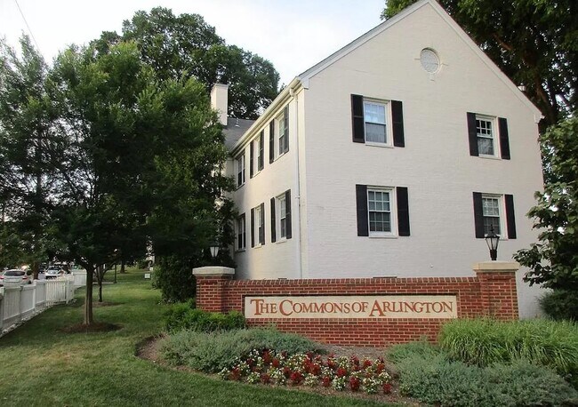 Building Photo - 1301 S Walter Reed Dr