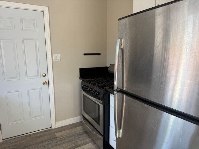 Foto del edificio - Charming 2 Bedroom Home in Coastal Oceanside Call 6 1 9 8 8 8 5 5 5 4