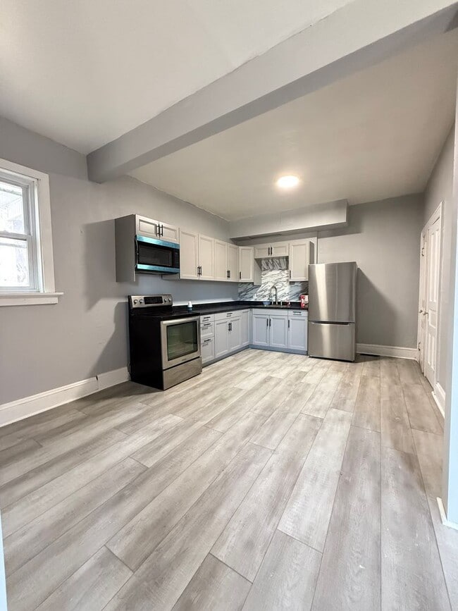 Building Photo - 1415-1417 Warren Street