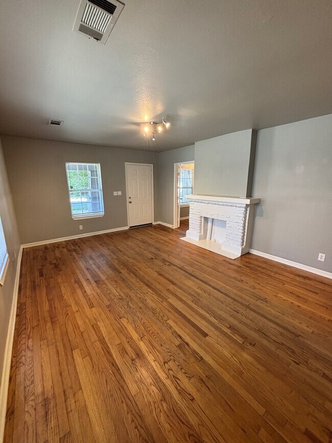 Foto del edificio - 1134 S Xanthus Ave