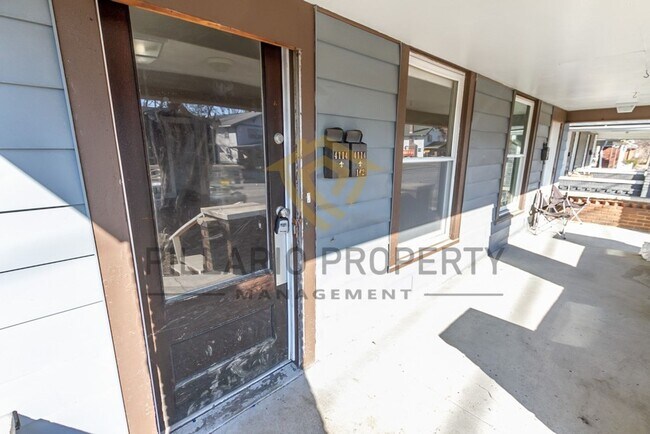 Photo - Remarkable Tuxedo Park Triplex for Rent/1Bed/1Bath Available NOW! Apartment