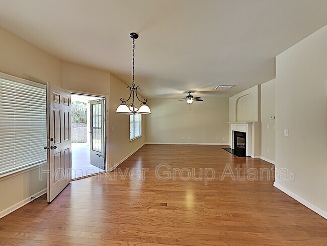 Building Photo - 4950 Hopewell Manor Dr