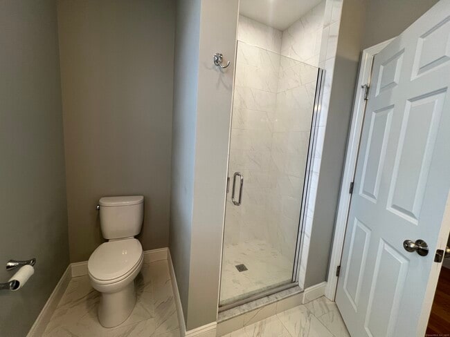 Building Photo - 39 Eden Ave