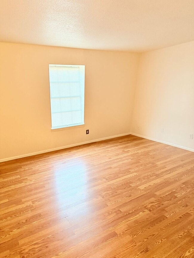 Foto del edificio - 3828 Country Club Rd