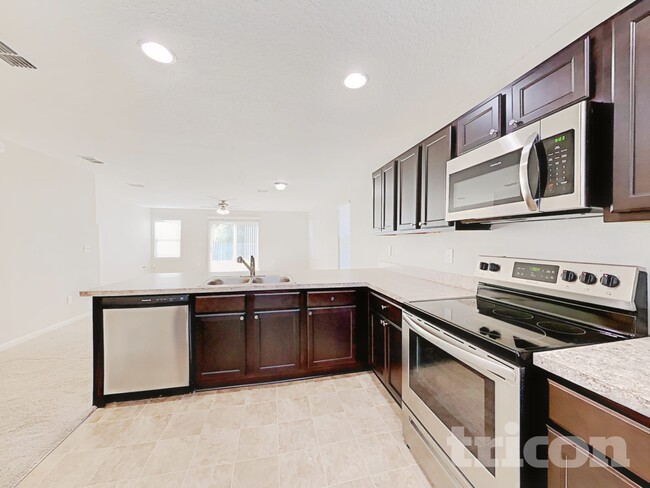 Foto del edificio - 1354 Sarahs Landing Dr