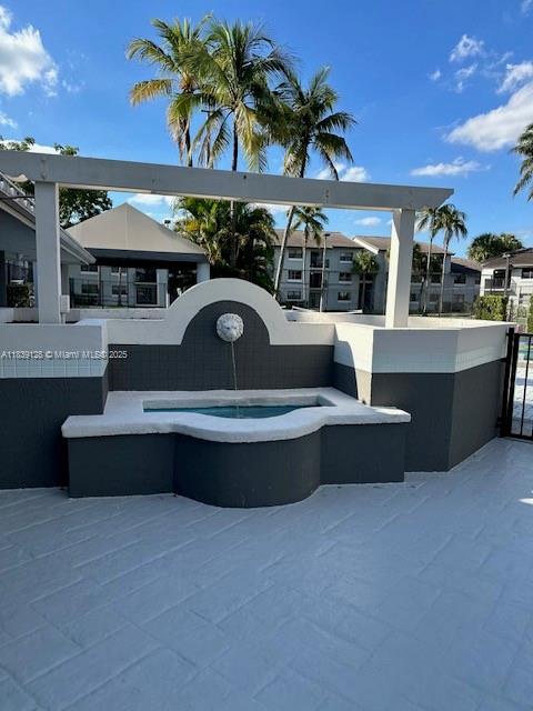 Foto del edificio - 6935 NW 179th St