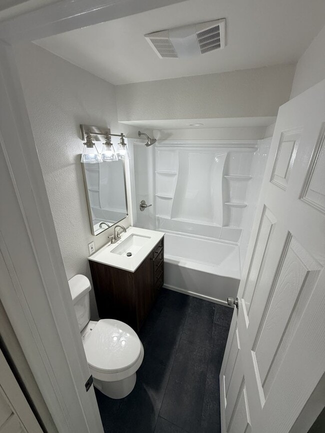 Building Photo - Beautifully Remodeled 3-Bedroom, 2-Bath Home