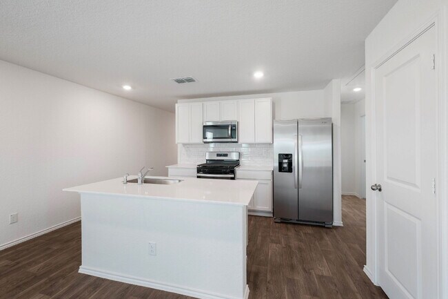 Foto del edificio - Redbird Ranch 4 Bedroom, 2 Bath, Free Inte...