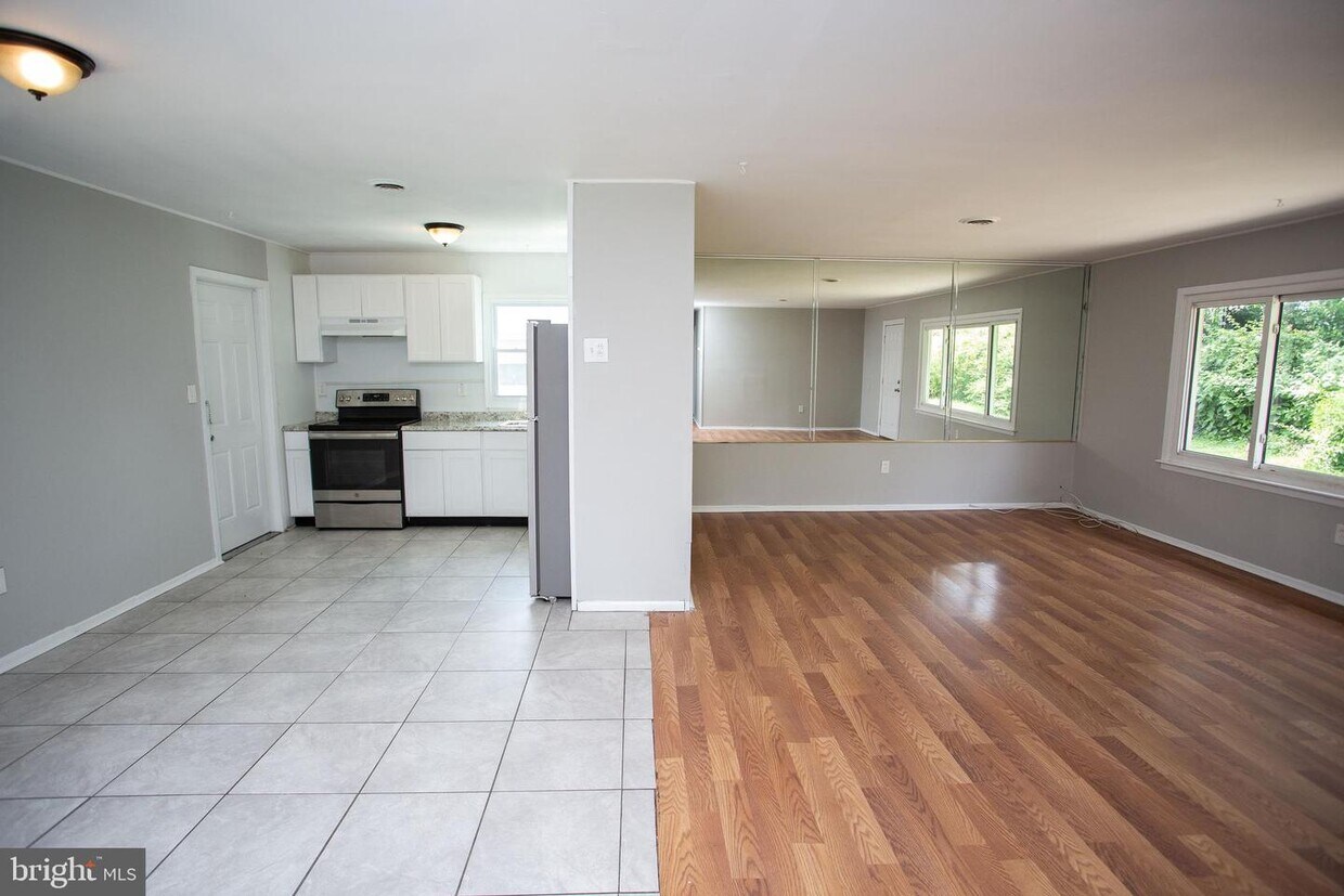 17 Snowdon Ln, Willingboro, NJ 08046 House Rental in Willingboro, NJ