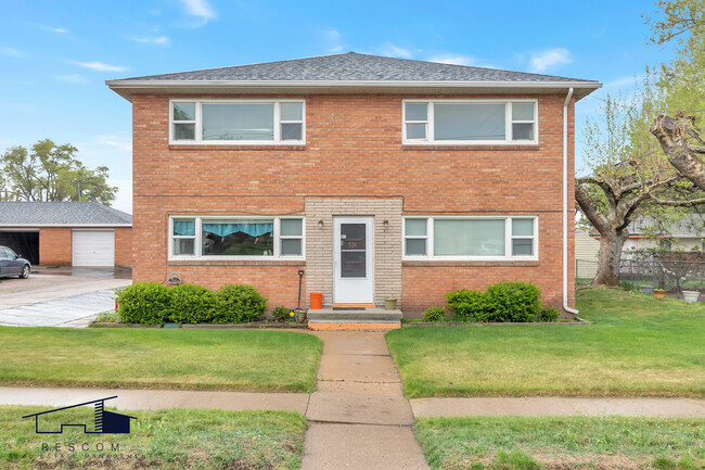 Building Photo - 348 E 200 S