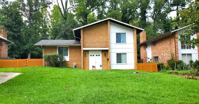 Awesome 4 bedroom Split Level home in Beth... - Awesome 4 bedroom Split Level home in Beth...