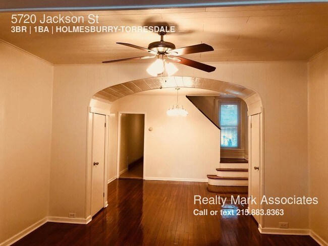 Building Photo - 5720 Harbison Ave