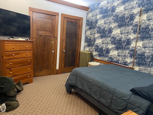 Foto del edificio - 3436 N Downer Ave