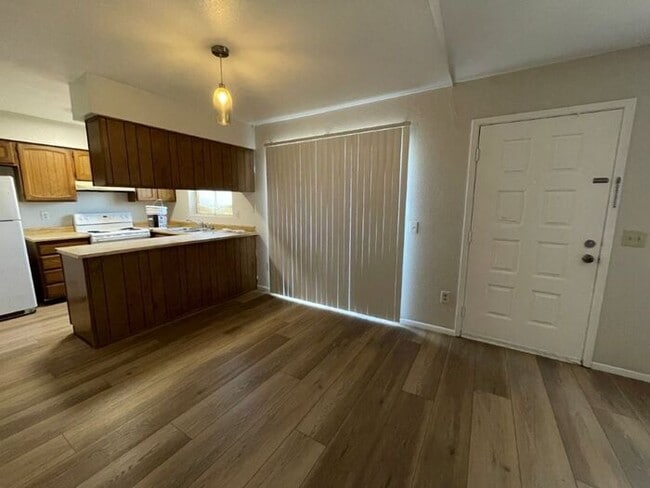 Foto del edificio - 3407 S Hardy Dr