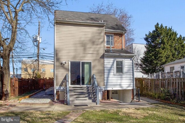 Foto del edificio - 844 Sligo Ave