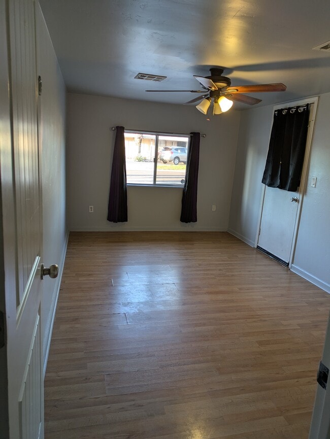 Building Photo - 4625 E Almeria Rd