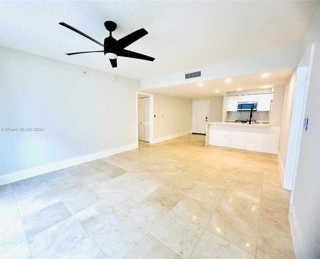 Building Photo - 2017 S Ocean Dr
