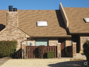 Building Photo - 8915 Fairfield Greens Dr