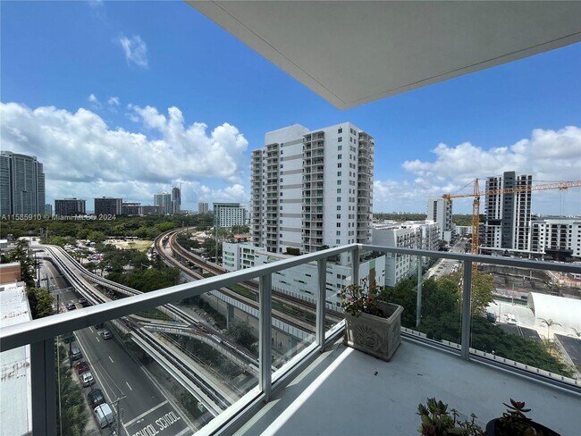 Foto del edificio - 79 SW 12th St