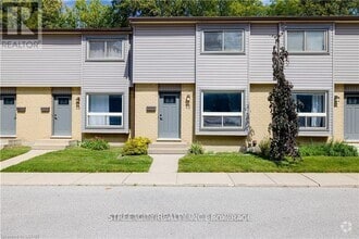 Building Photo - 253-253 Taylor St