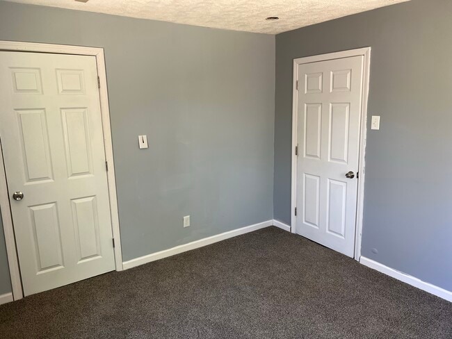 Building Photo - 115 Rupe St