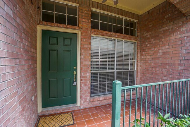 Foto del edificio - 2710 Grants Lake Blvd